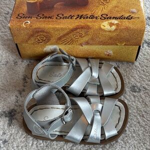 Salt Water sandals toddler 5 silver original